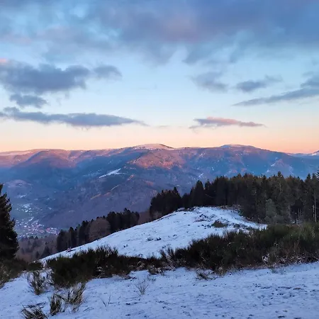 Douillet Avec Vue Panoramique A * Kruth